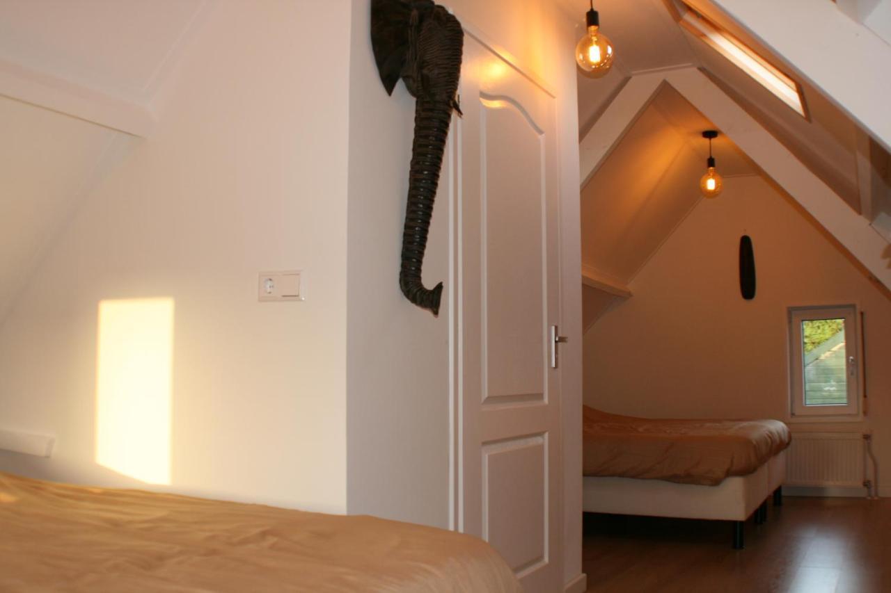 Schoondijke Schwone Diekhuusje - Vakantiewoning Aan De Noordzeekustヴィラ エクステリア 写真
